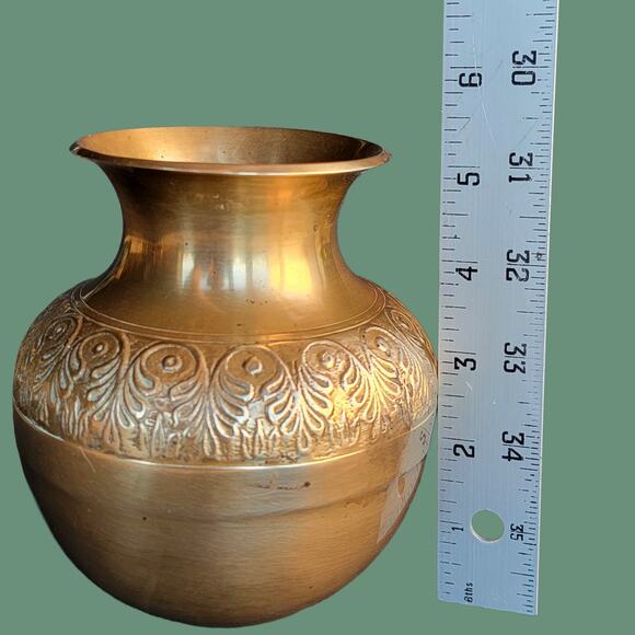Vintage 1970s Solid Brass Kalash/Lota with Embossed Details from India - Picture 4 of 5